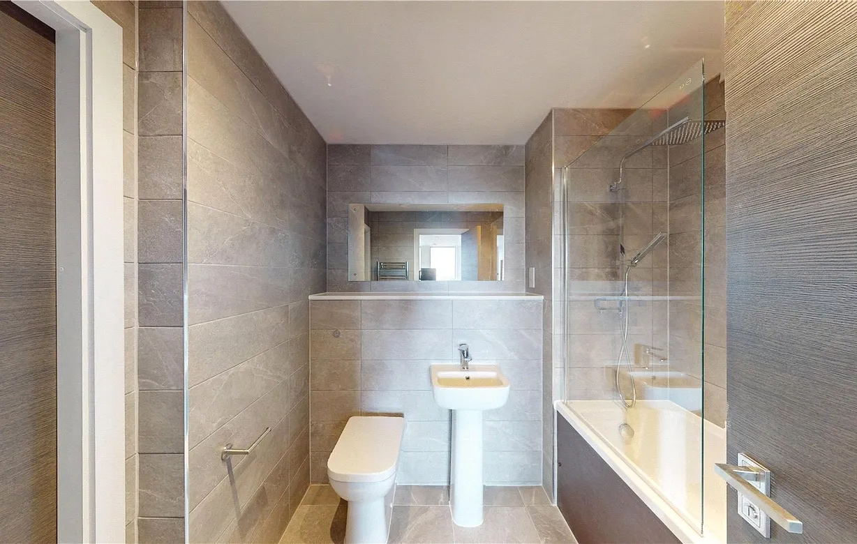 2 bedroom apartment to rent - Bentley Hurst