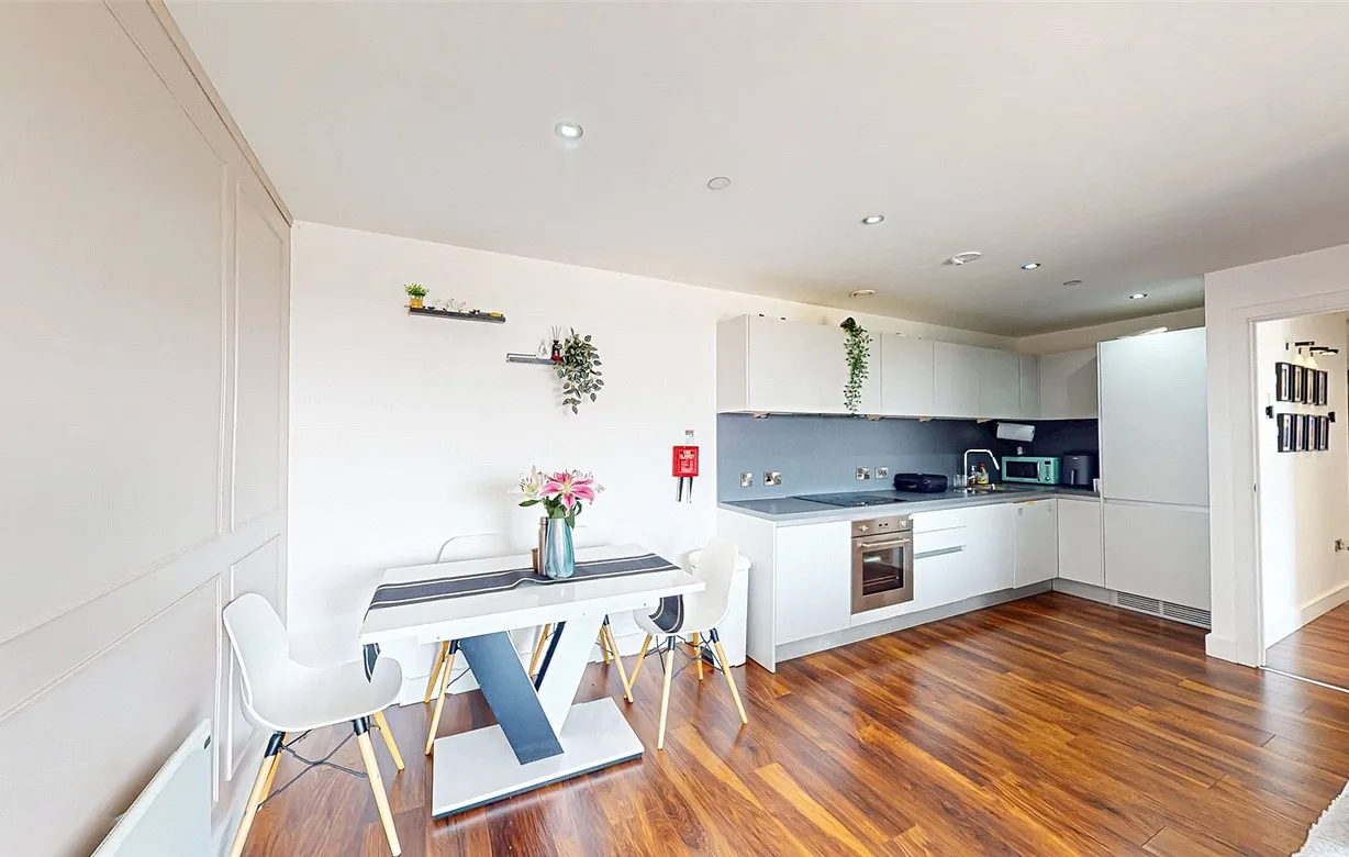 3 bedroom apartment for sale - Bentley Hurst