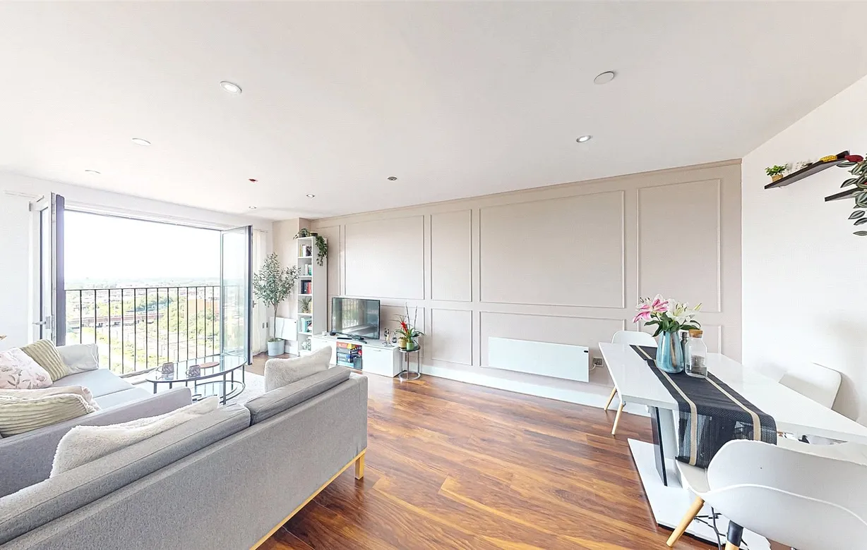 3 bedroom apartment for sale - Bentley Hurst