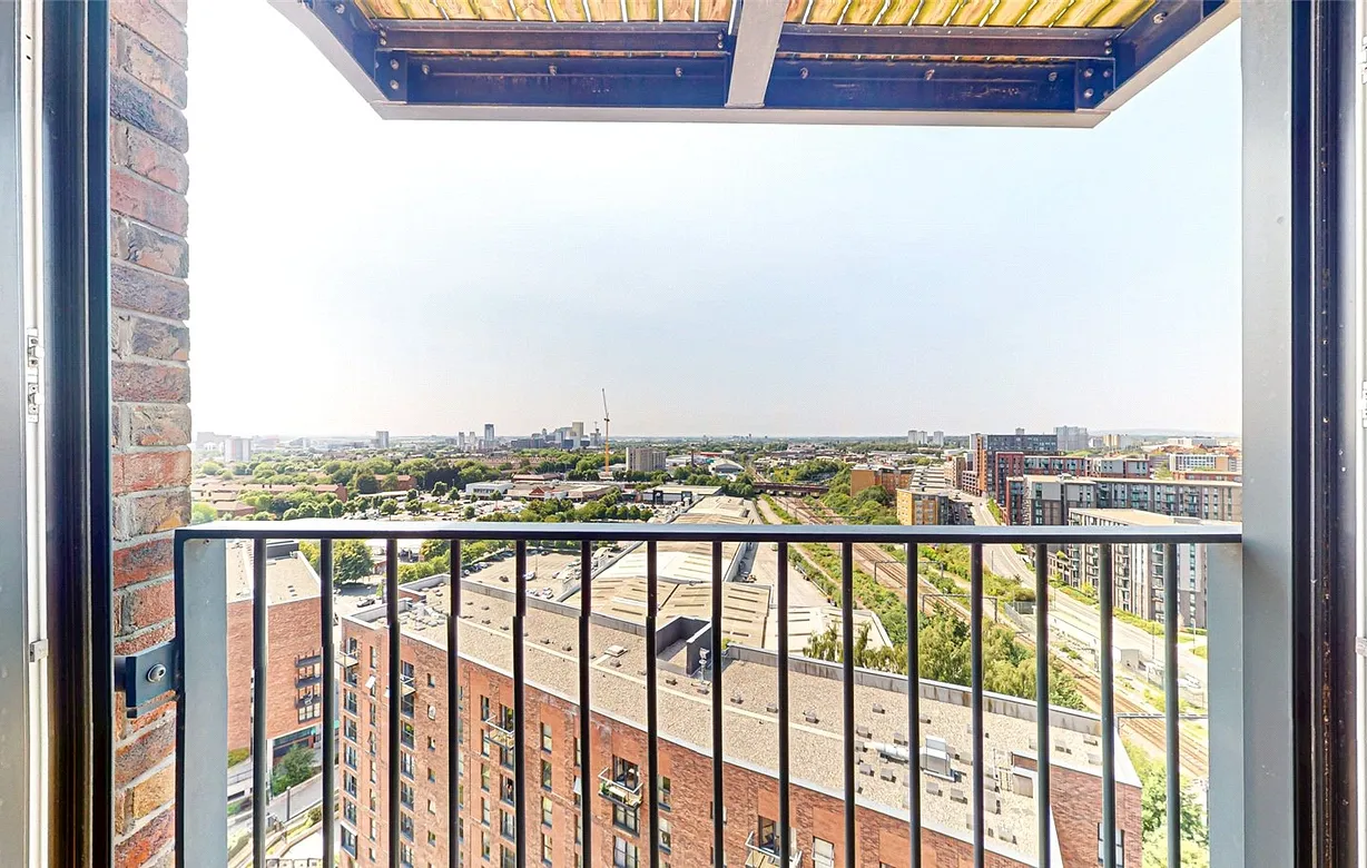 3 bedroom apartment for sale - Bentley Hurst