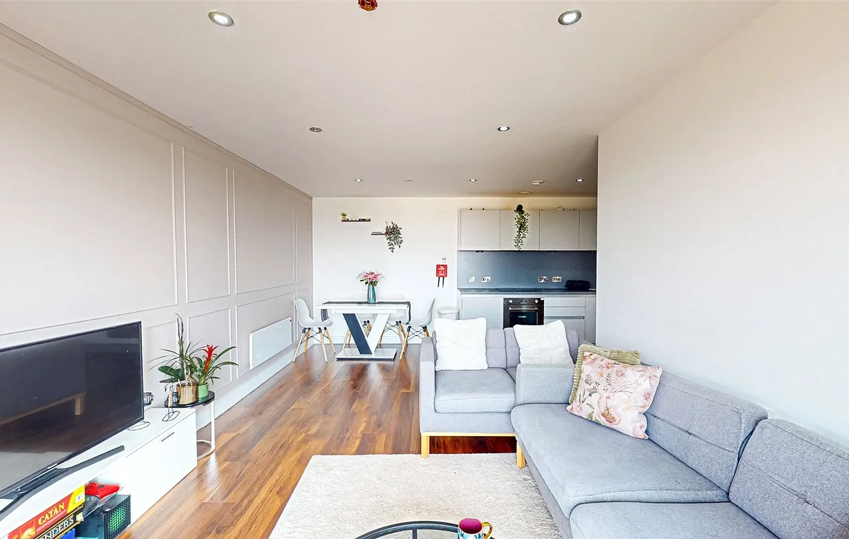 3 bedroom apartment for sale - Bentley Hurst