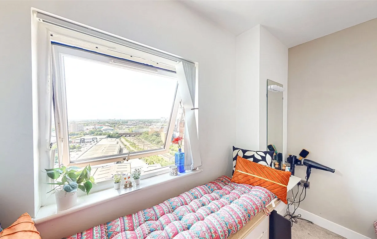 3 bedroom apartment for sale - Bentley Hurst