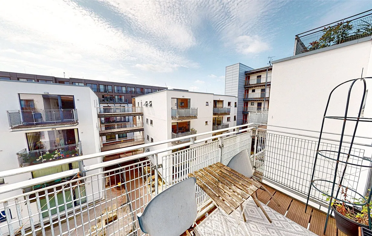 2 bedroom apartment for sale - Bentley Hurst