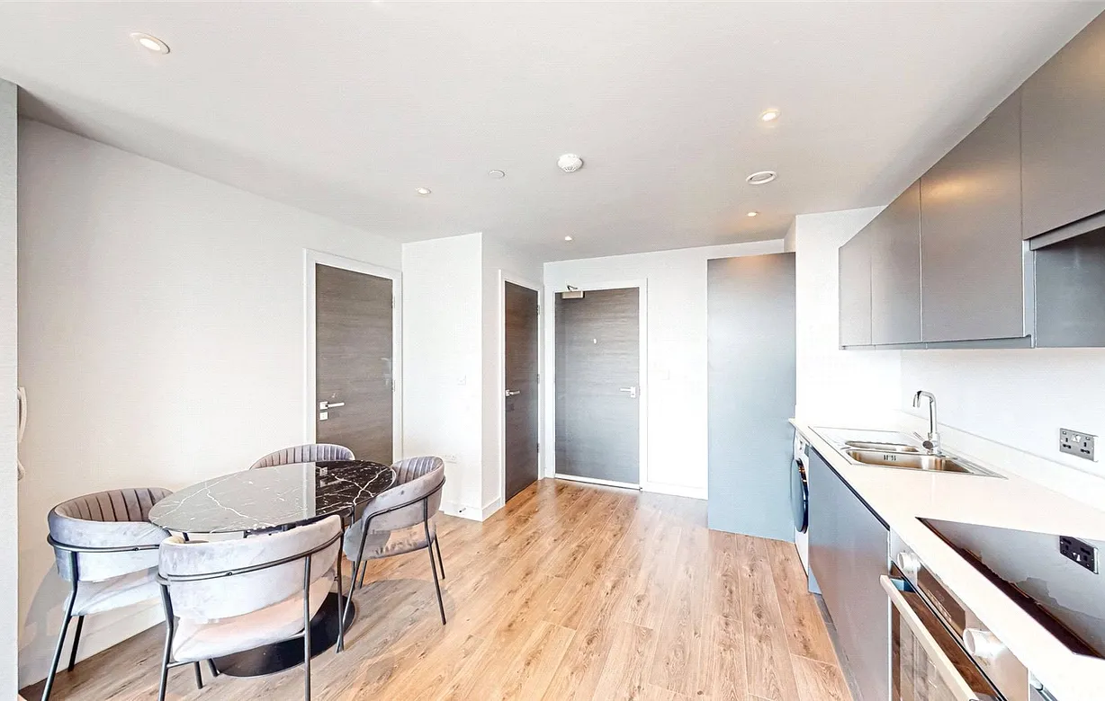 2 bedroom apartment to rent - Bentley Hurst