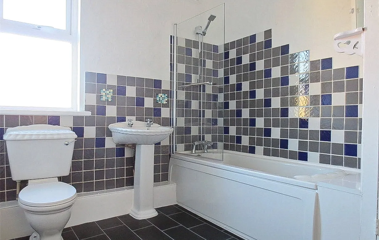 2 bedroom house for sale - Bentley Hurst