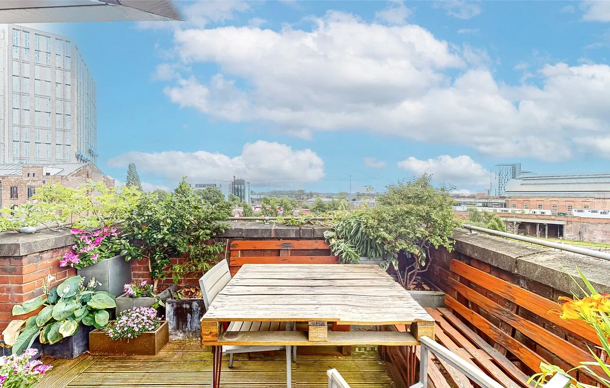 2 bedroom apartment to rent - Bentley Hurst