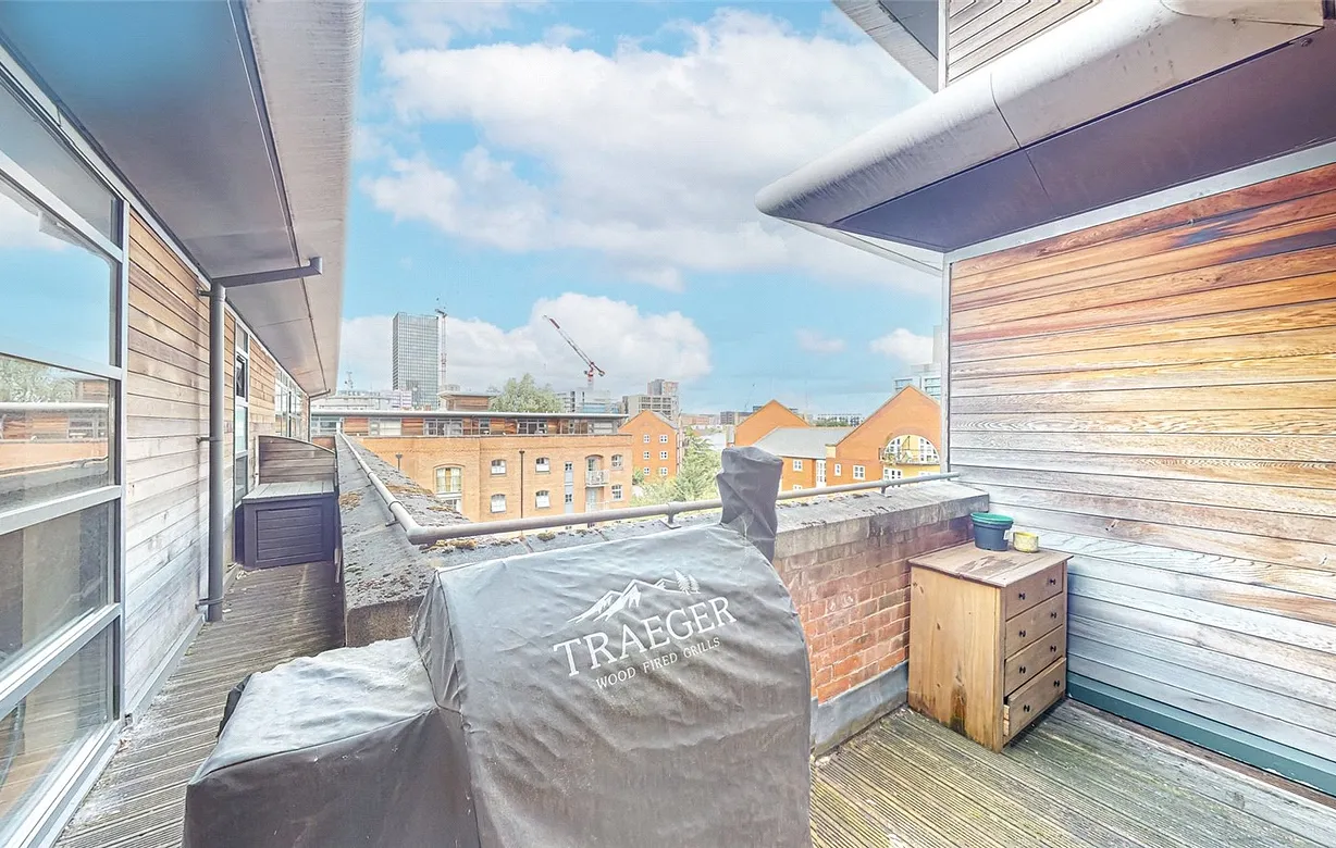 2 bedroom apartment to rent - Bentley Hurst