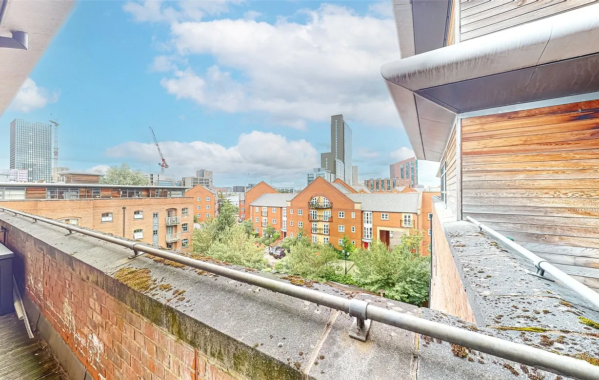 2 bedroom apartment to rent - Bentley Hurst