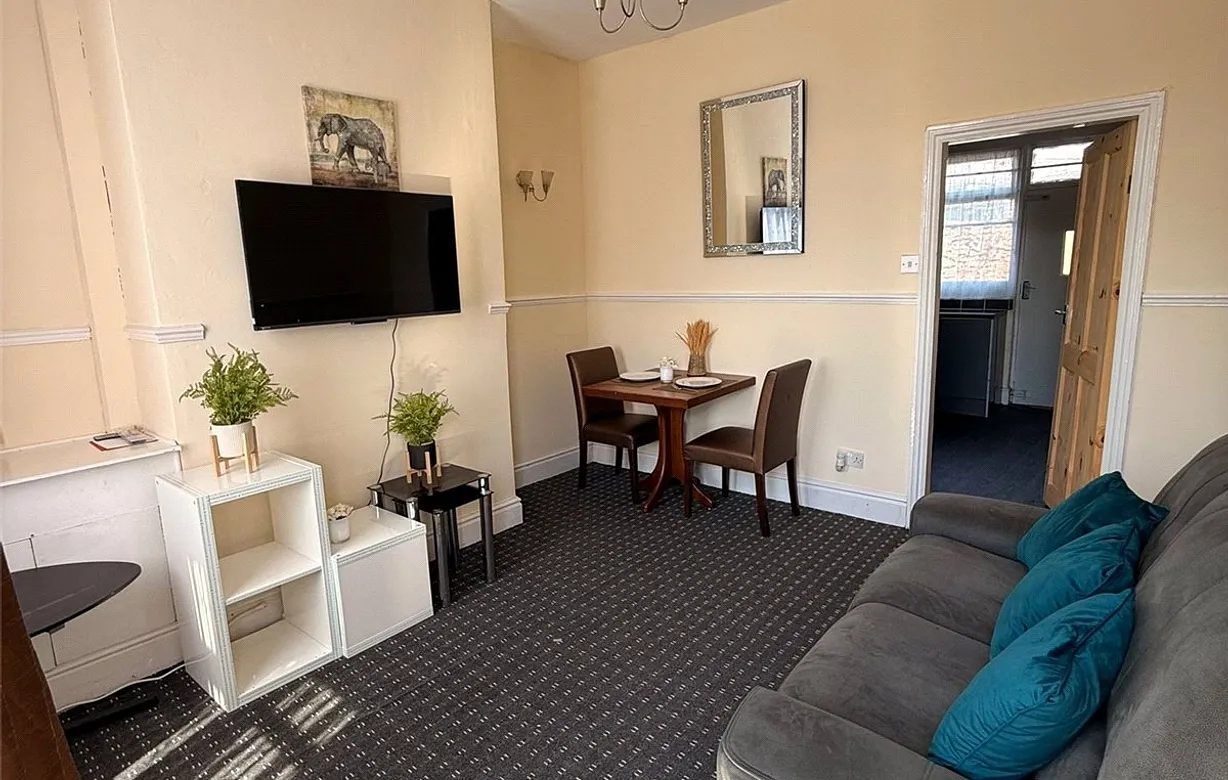 2 bedroom house to rent - Bentley Hurst