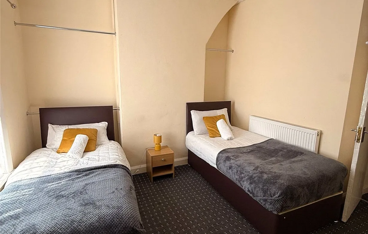 2 bedroom house to rent - Bentley Hurst