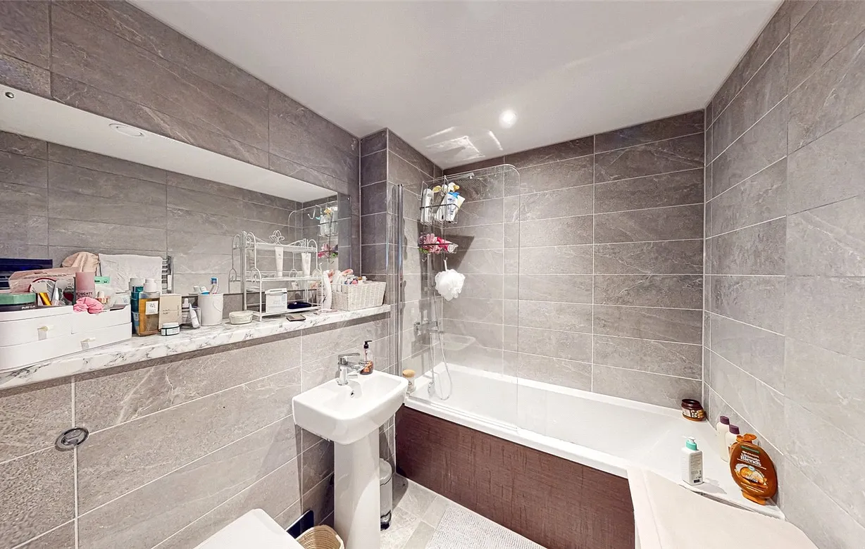 2 bedroom apartment to rent - Bentley Hurst