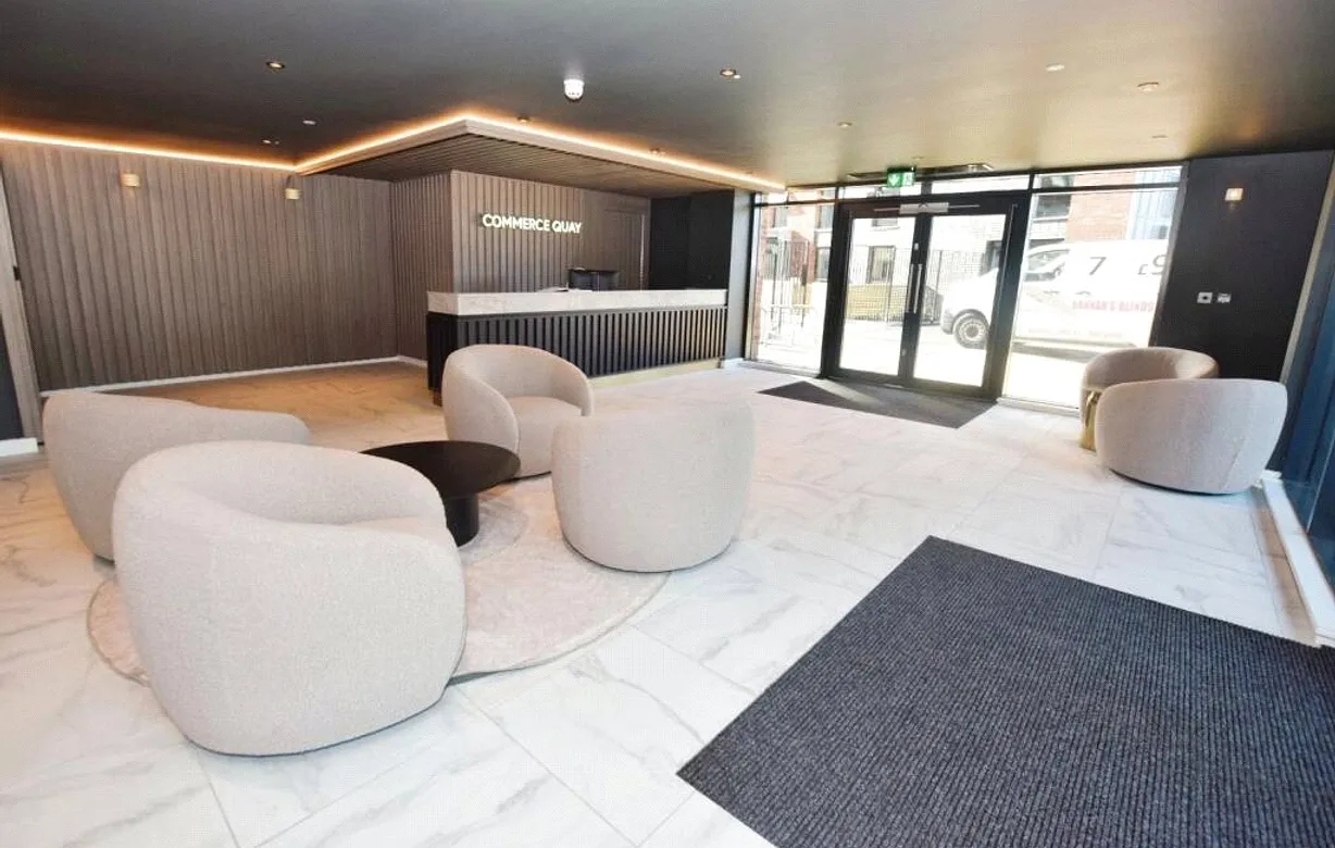 2 bedroom apartment to rent - Bentley Hurst