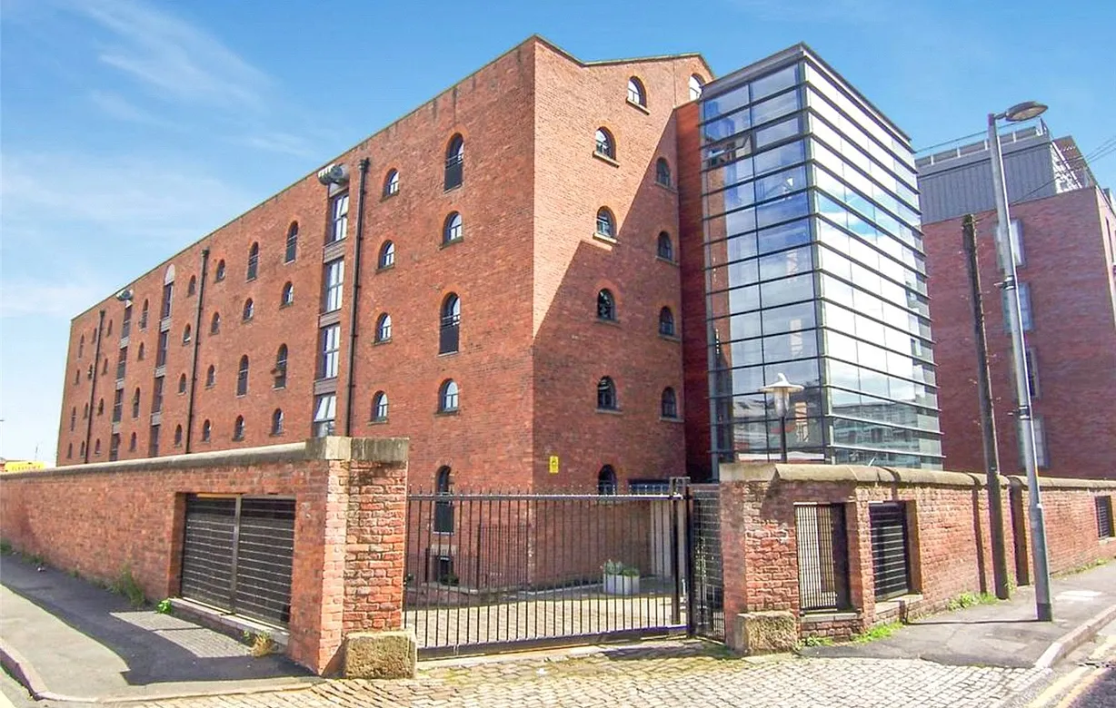 2 bedroom apartment for sale - Bentley Hurst