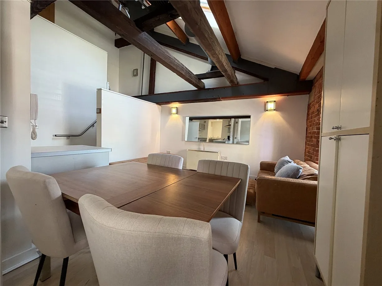 2 bedroom apartment to rent - Bentley Hurst