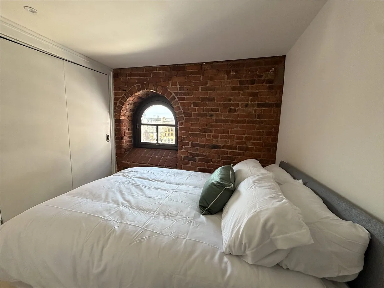 2 bedroom apartment to rent - Bentley Hurst