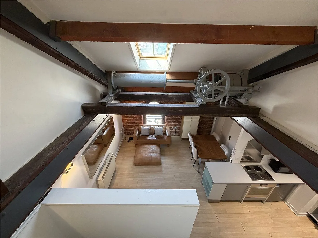 2 bedroom apartment to rent - Bentley Hurst