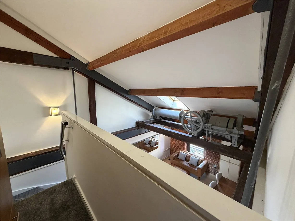 2 bedroom apartment to rent - Bentley Hurst