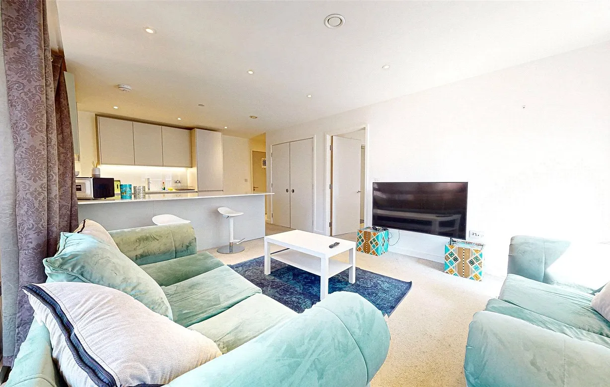 2 bedroom apartment to rent - Bentley Hurst
