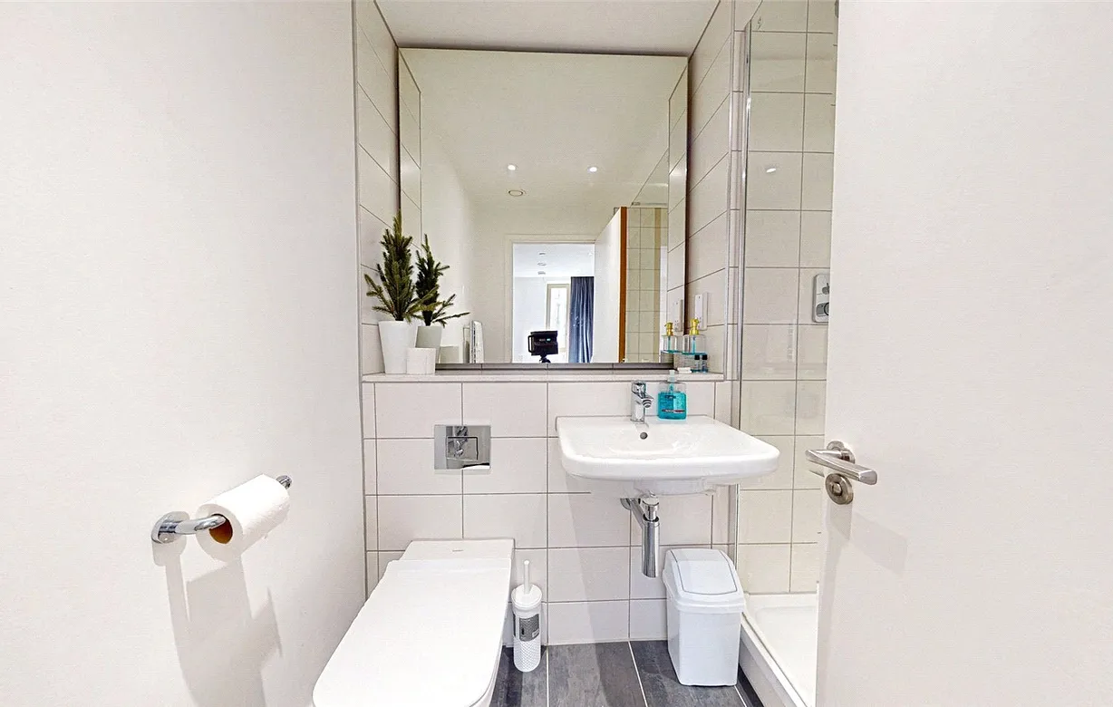 2 bedroom apartment to rent - Bentley Hurst