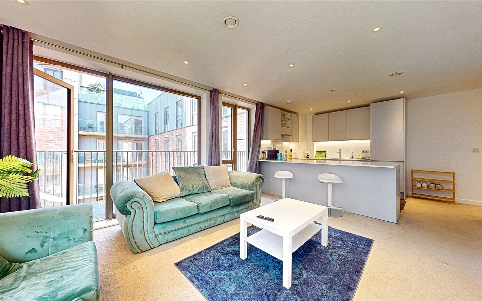 2 bedroom apartment to rent - Bentley Hurst