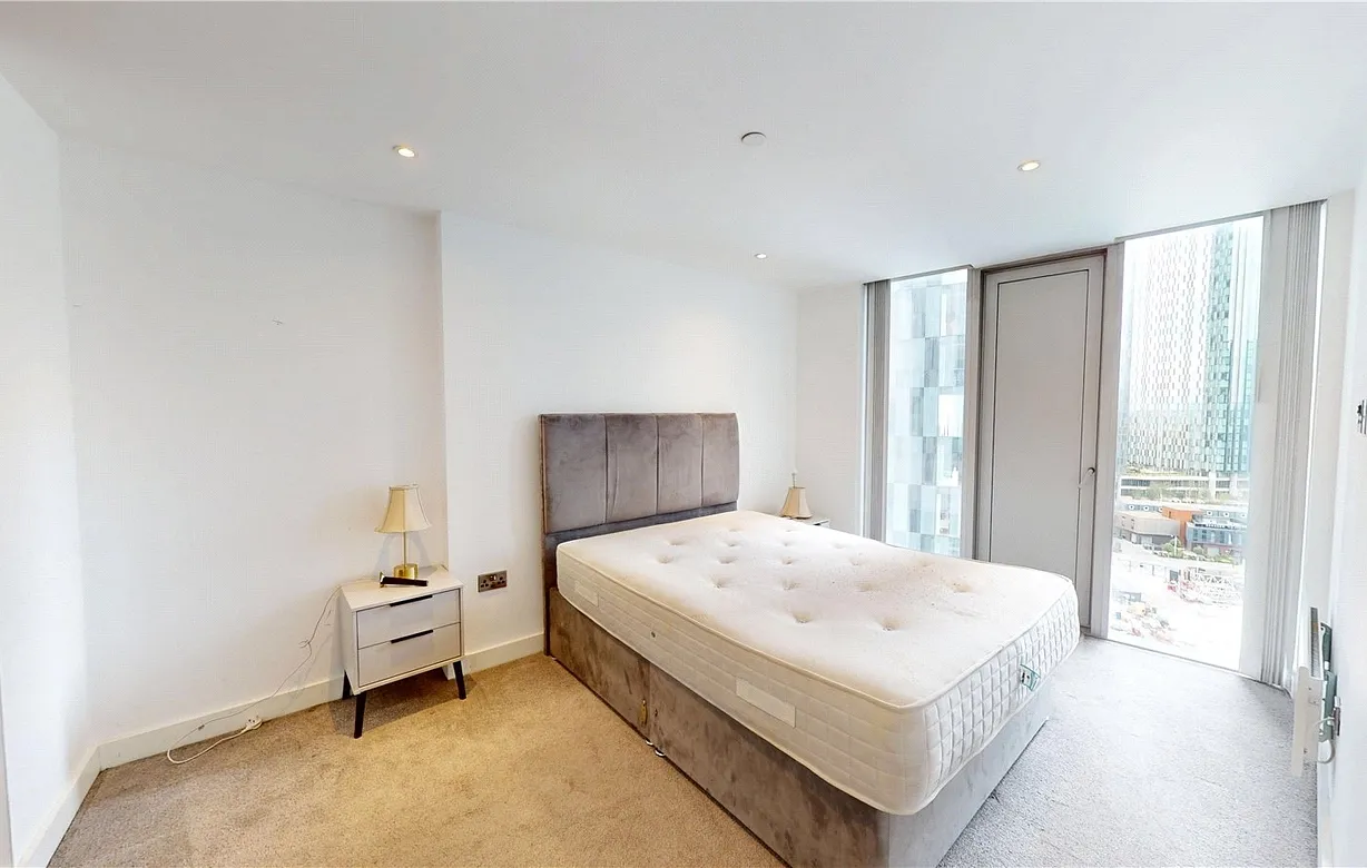 2 bedroom apartment to rent - Bentley Hurst