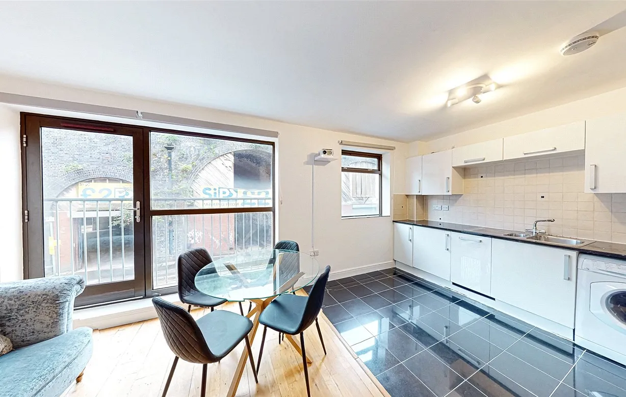 2 bedroom apartment to rent - Bentley Hurst