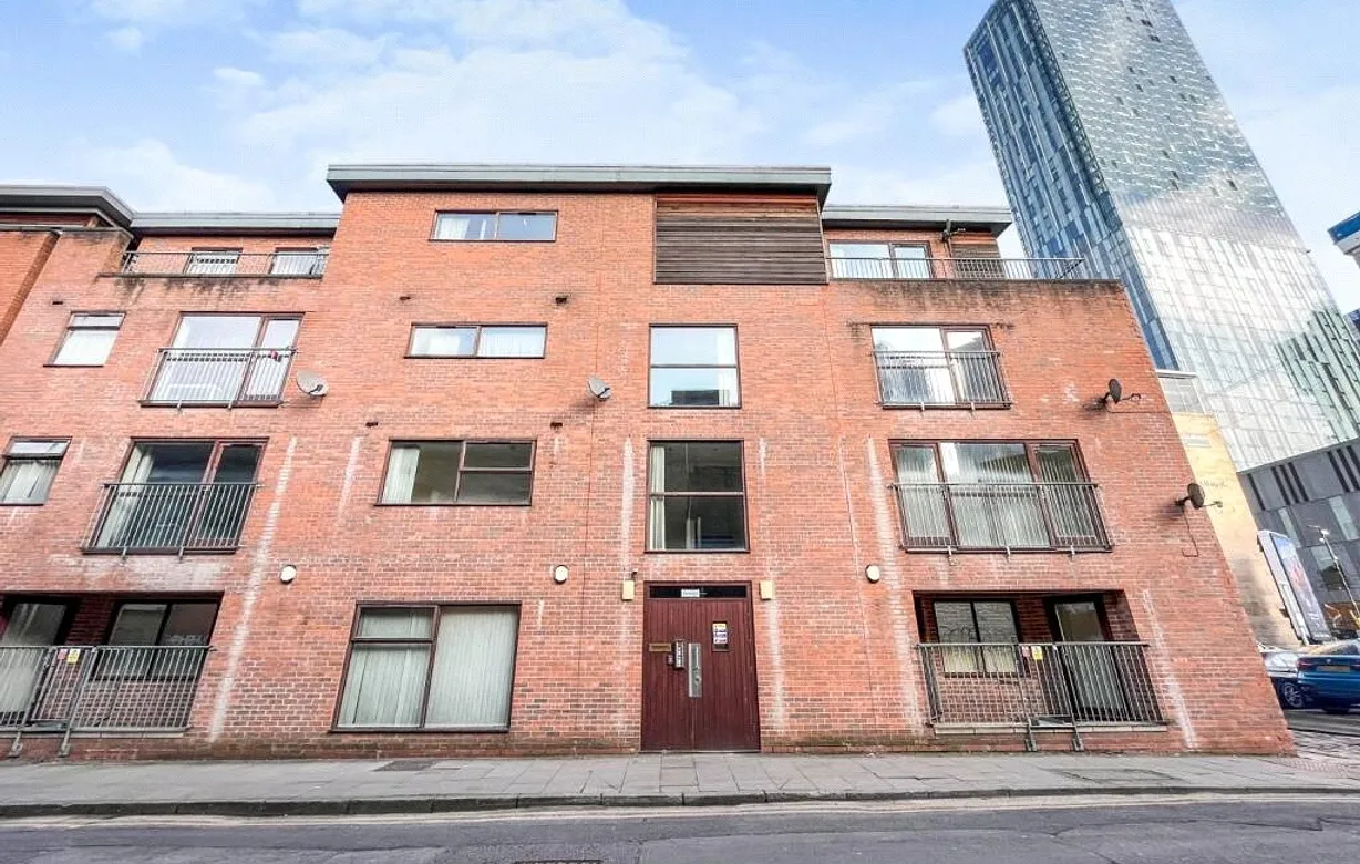 2 bedroom apartment to rent - Bentley Hurst