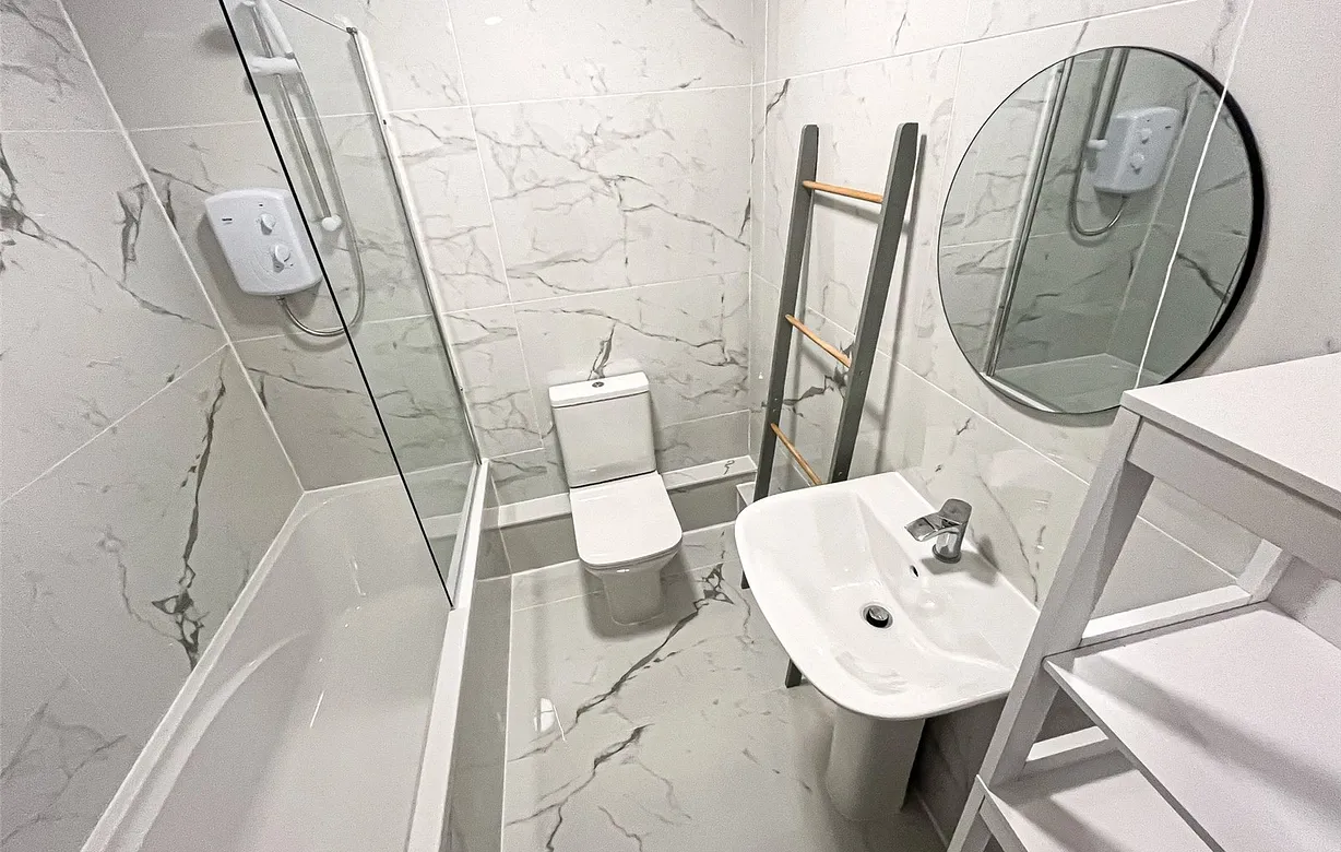 2 bedroom apartment to rent - Bentley Hurst