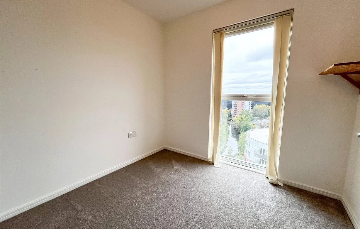 2 bedroom apartment to rent - Bentley Hurst