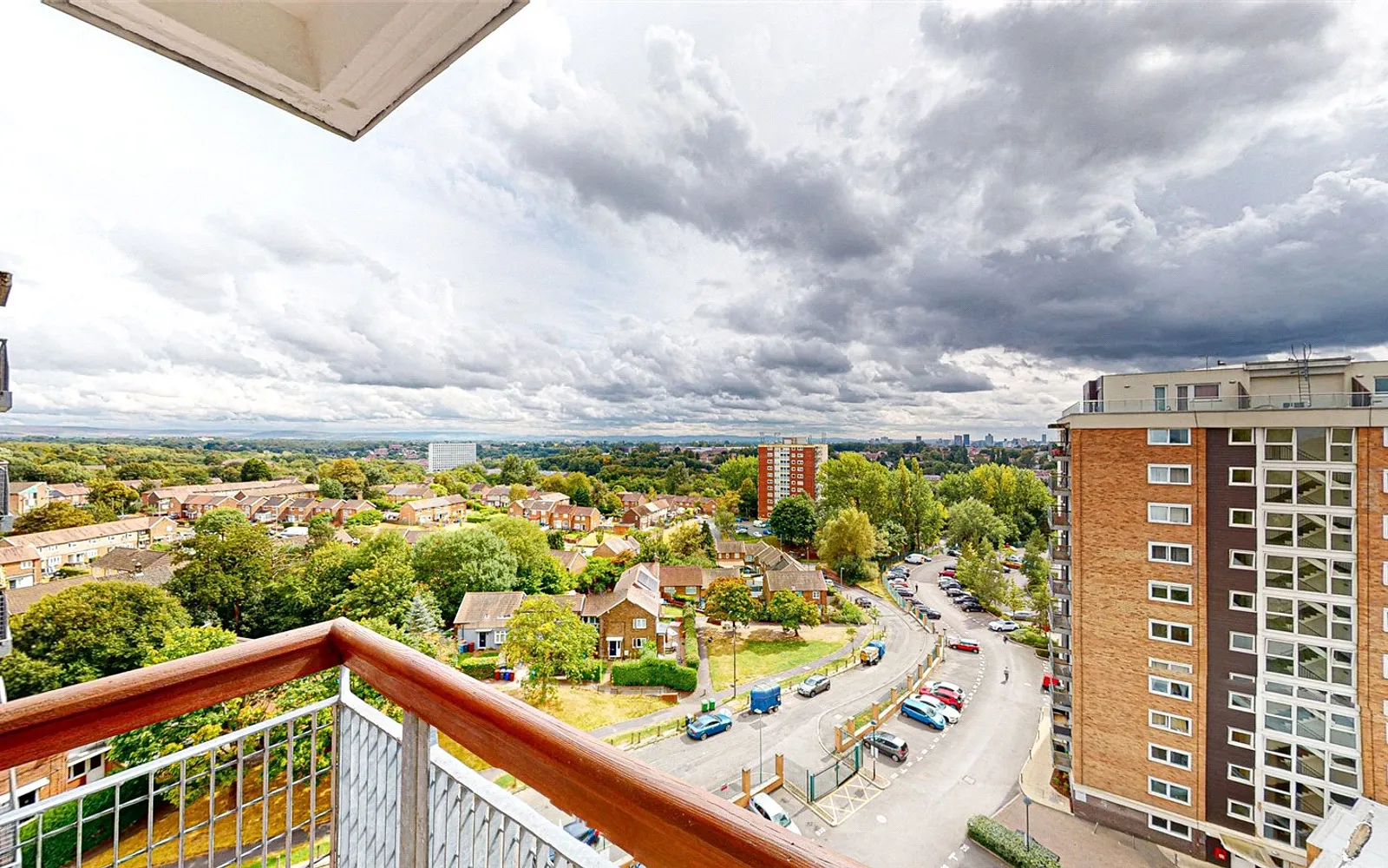 2 bedroom apartment for sale - Bentley Hurst