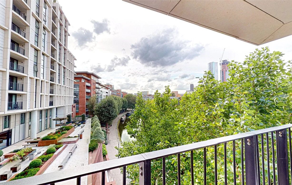 2 bedroom apartment for sale - Bentley Hurst
