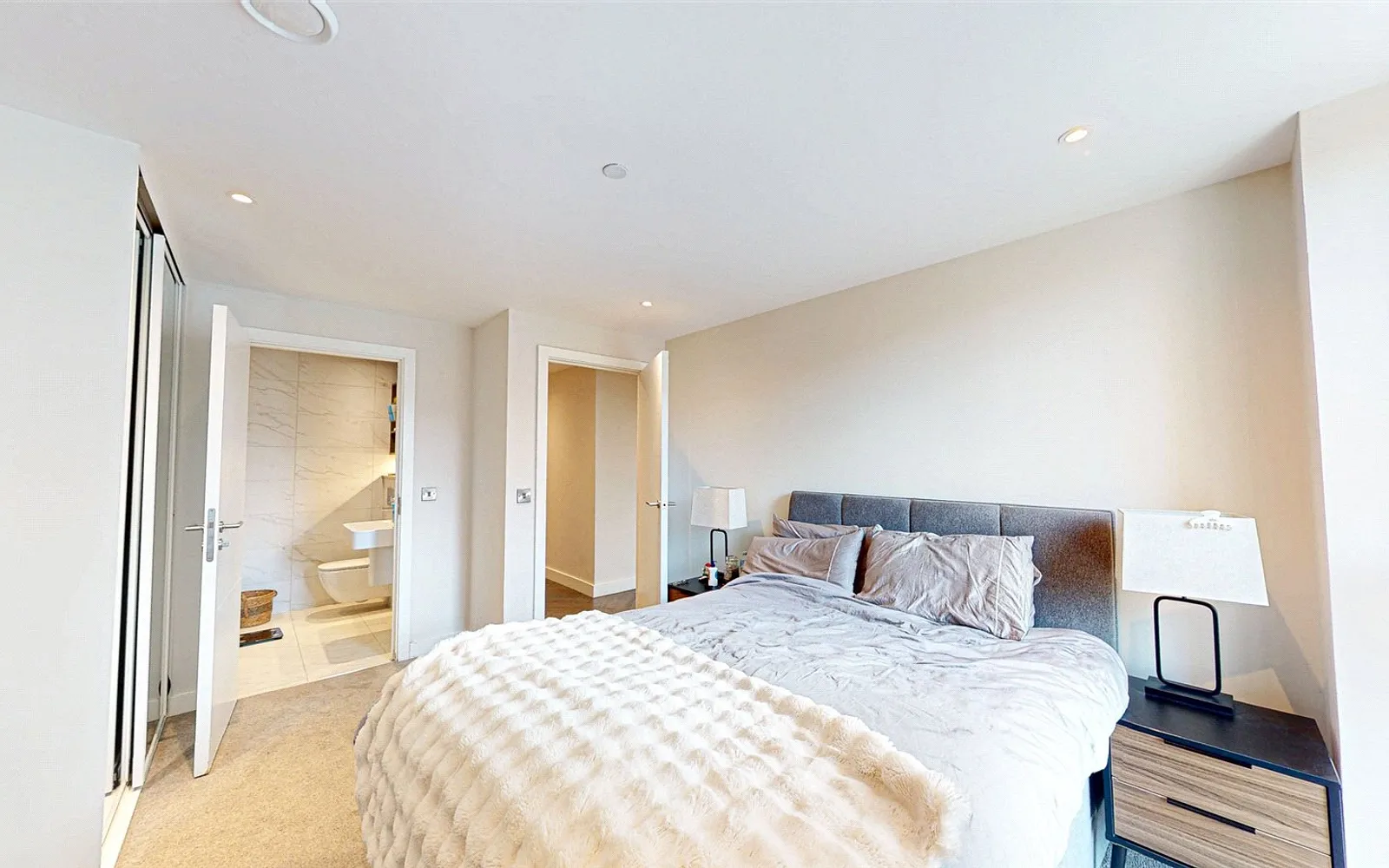 2 bedroom apartment for sale - Bentley Hurst