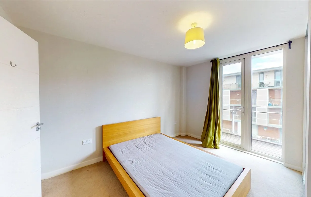 2 bedroom apartment to rent - Bentley Hurst