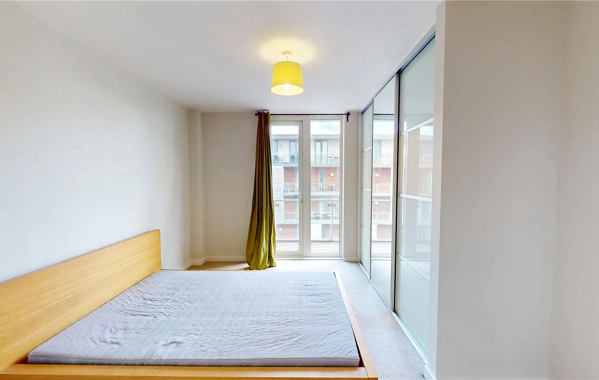 2 bedroom apartment to rent - Bentley Hurst