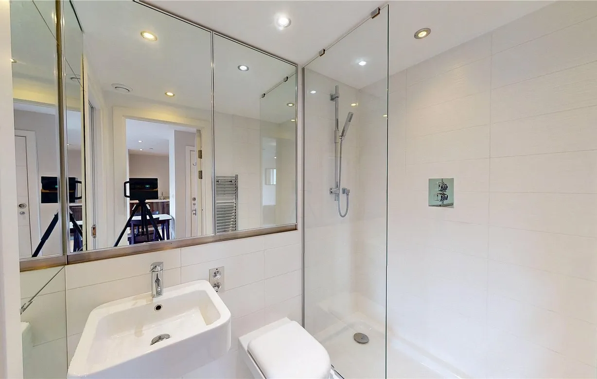 2 bedroom apartment to rent - Bentley Hurst