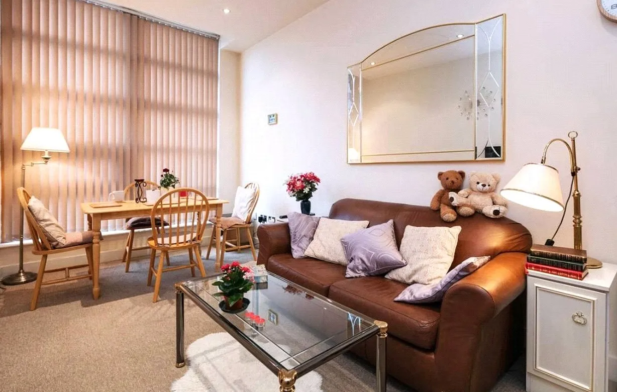 2 bedroom apartment to rent - Bentley Hurst