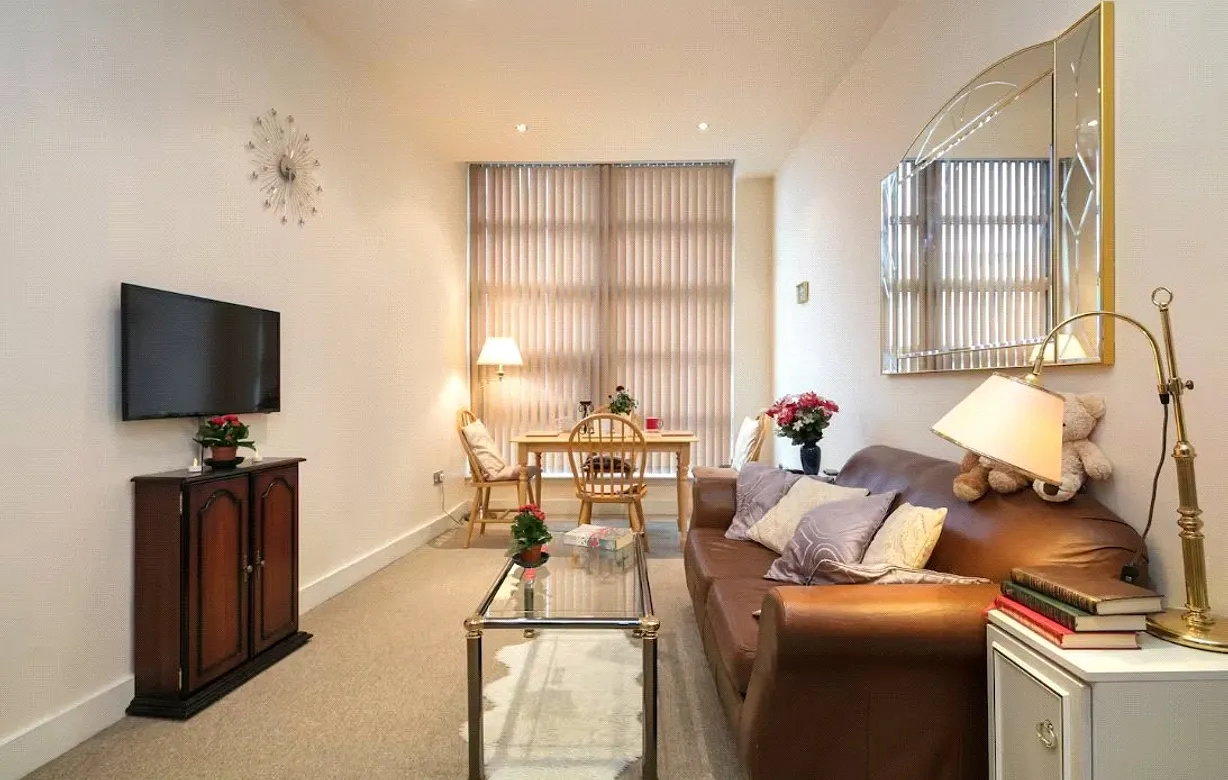 2 bedroom apartment to rent - Bentley Hurst