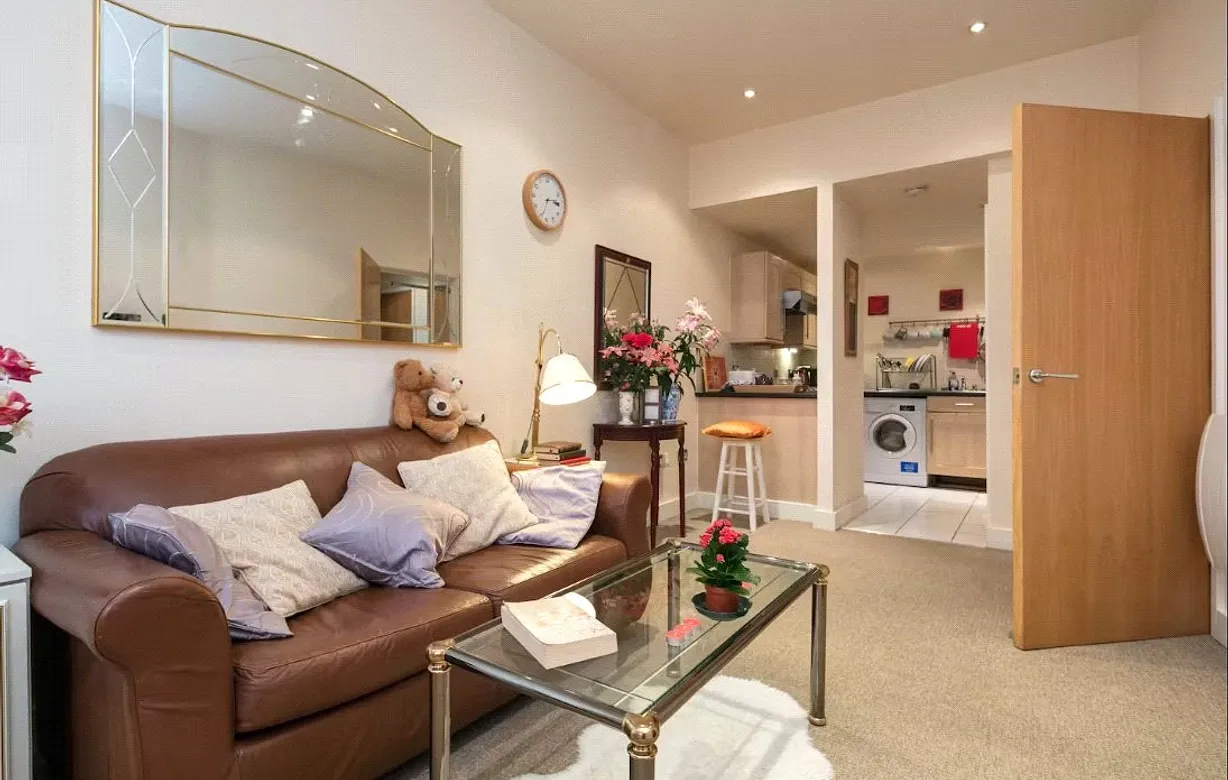 2 bedroom apartment to rent - Bentley Hurst