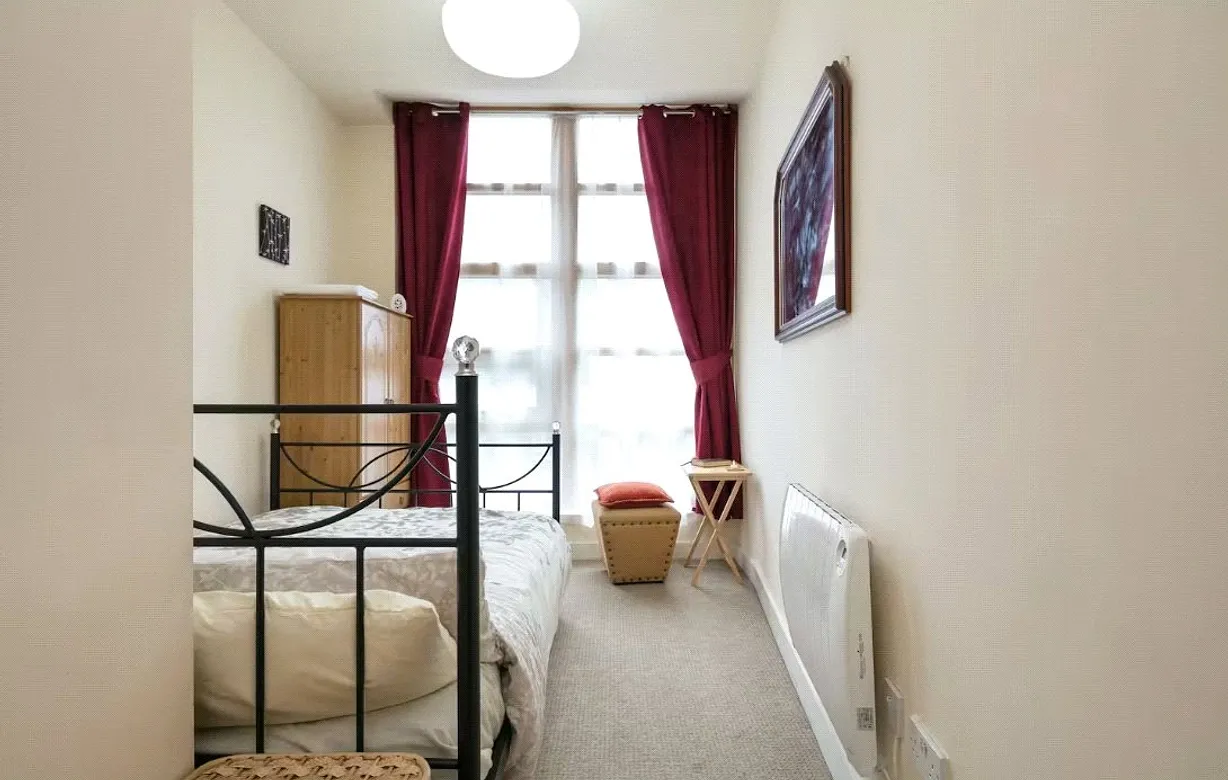 2 bedroom apartment to rent - Bentley Hurst