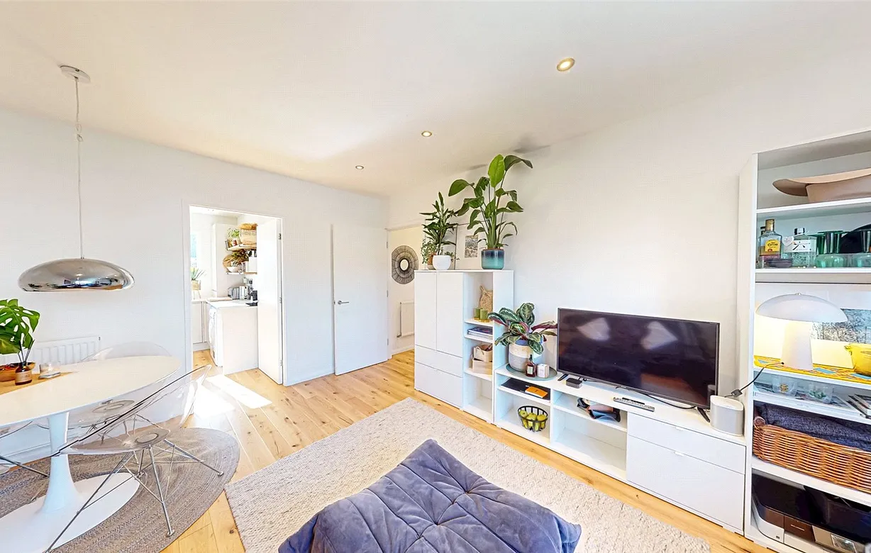 2 bedroom apartment to rent - Bentley Hurst