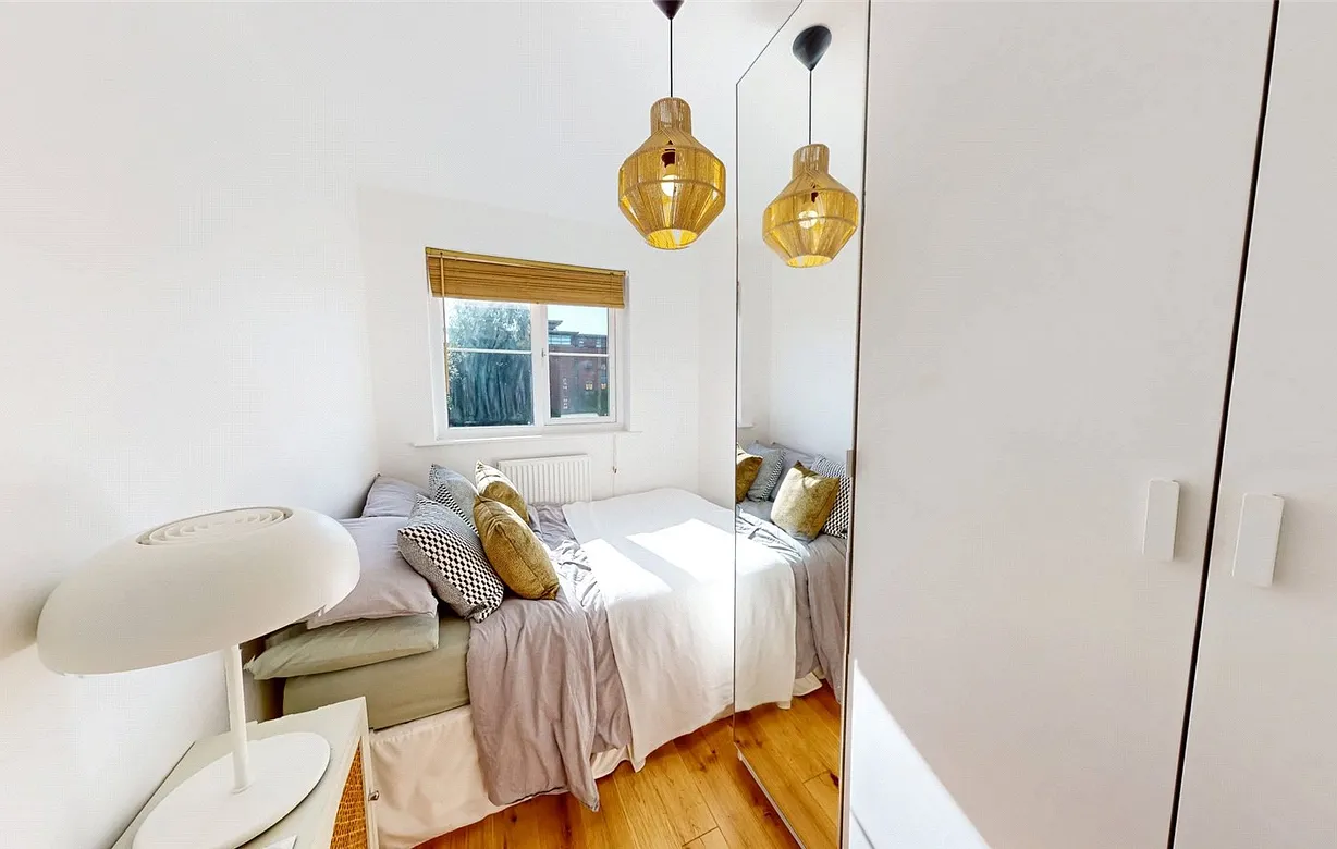 2 bedroom apartment to rent - Bentley Hurst