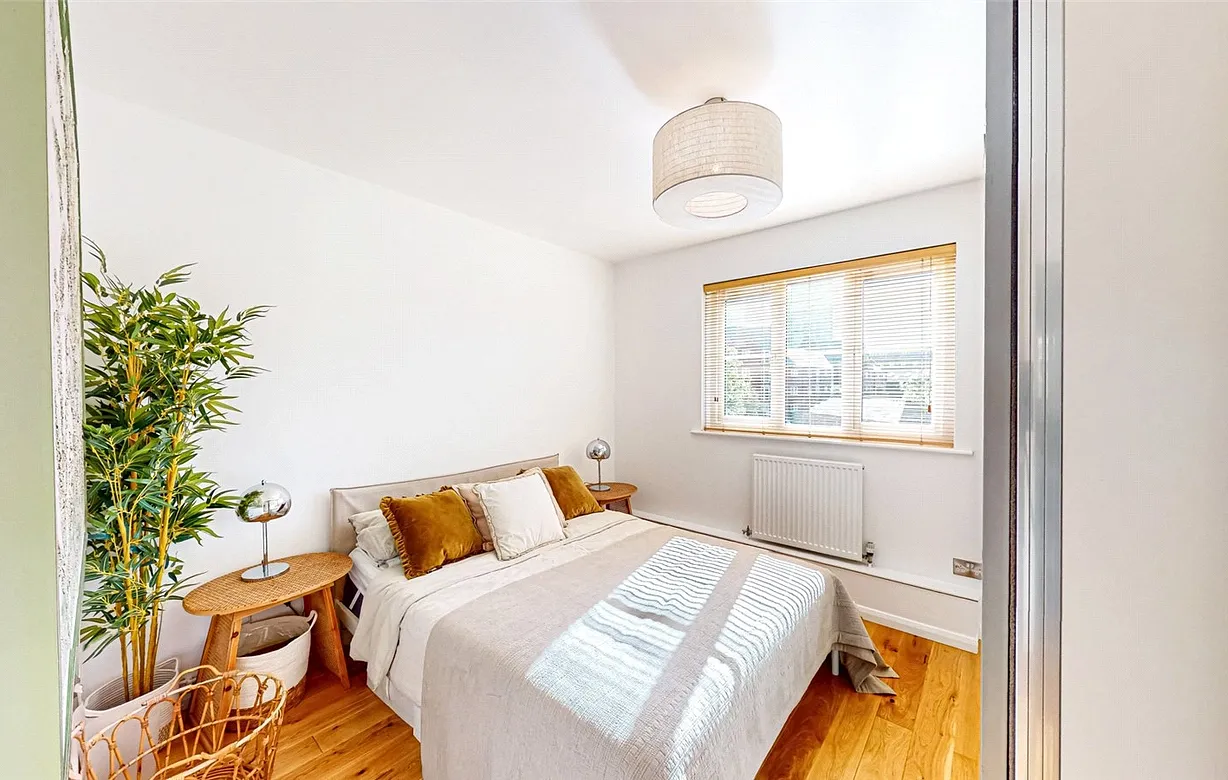 2 bedroom apartment to rent - Bentley Hurst