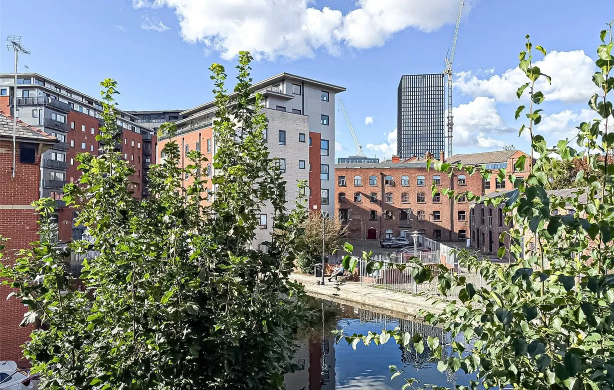 2 bedroom apartment to rent - Bentley Hurst