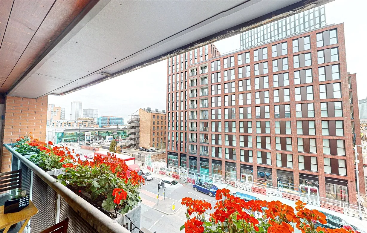 3 bedroom apartment for sale - Bentley Hurst
