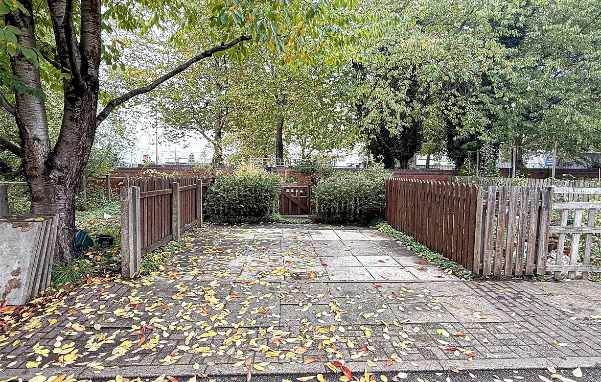 3 bedroom house for sale - Bentley Hurst