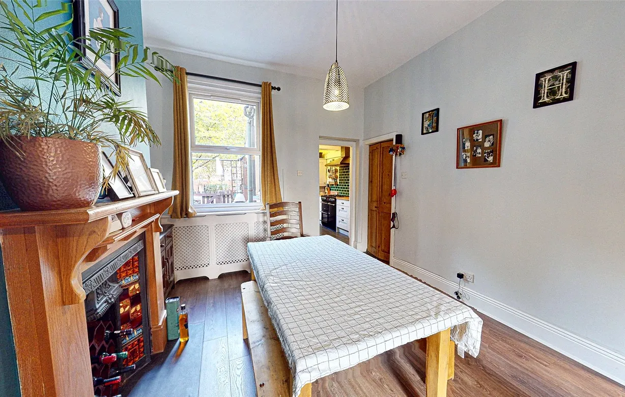 3 bedroom house for sale - Bentley Hurst