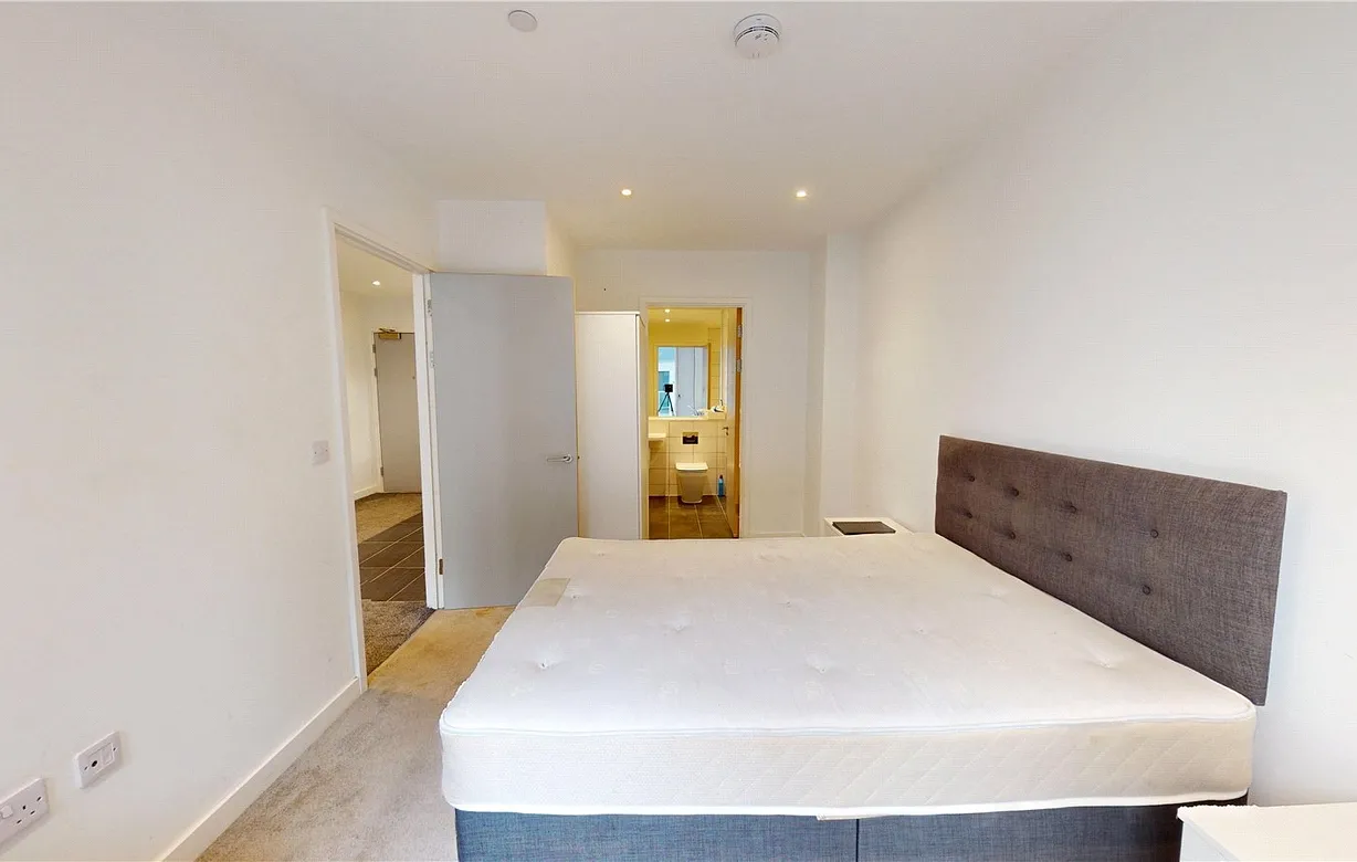 2 bedroom apartment to rent - Bentley Hurst