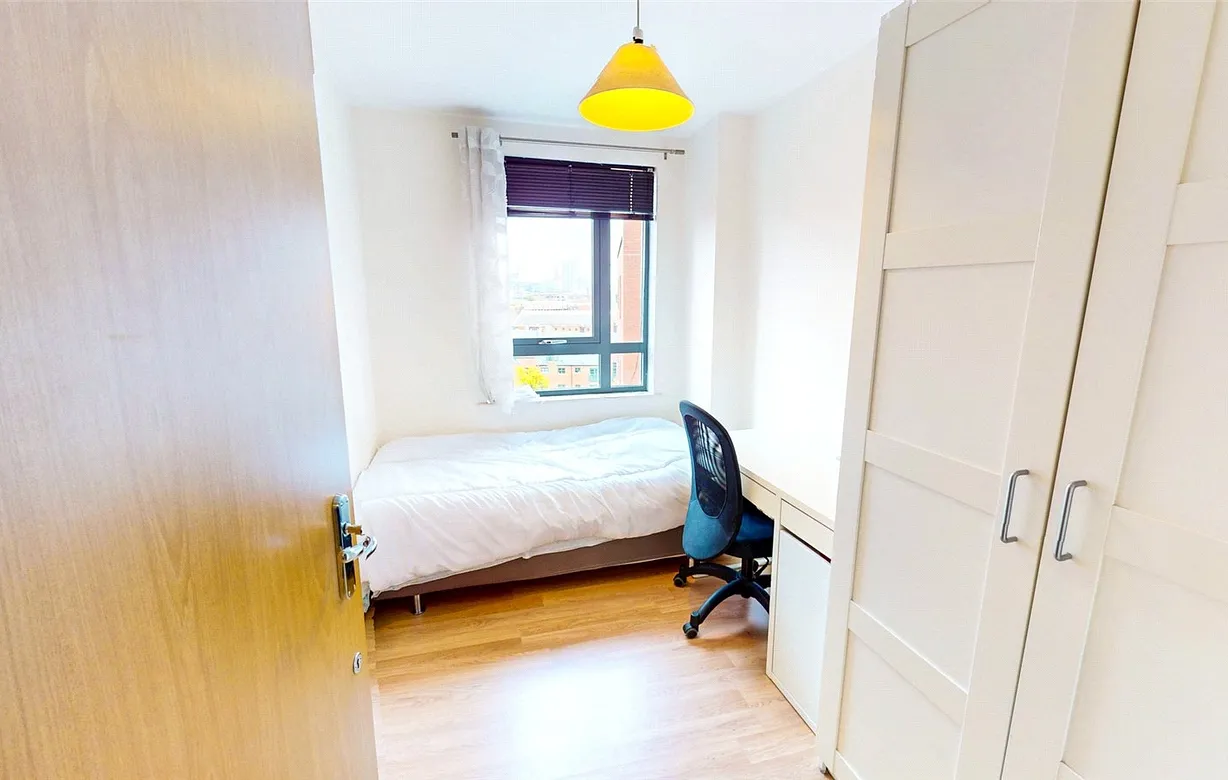 2 bedroom apartment to rent - Bentley Hurst