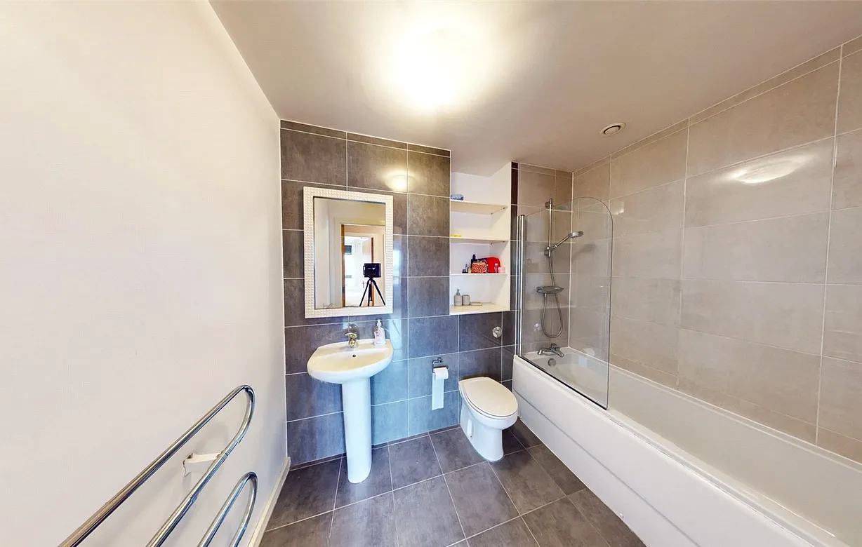 2 bedroom apartment to rent - Bentley Hurst