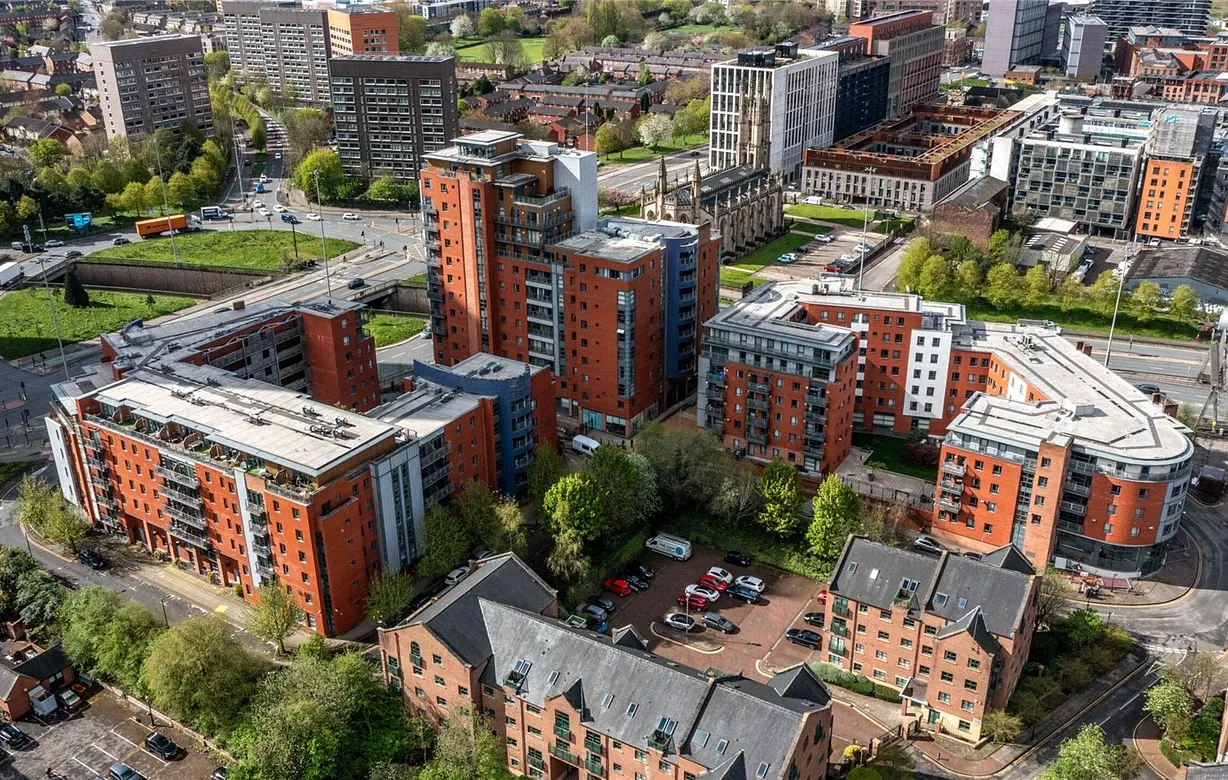 2 bedroom apartment to rent - Bentley Hurst